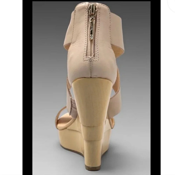 Diane Von furstenberg Opal Wedge in RoseGold/Pumice. Size 9.5 - Picture 2 of 16